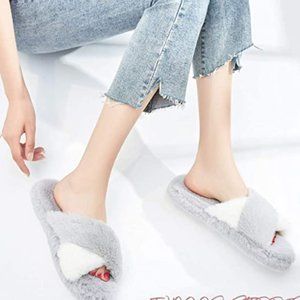 Beautiful Fluffy Faux Fur Womens Slippers